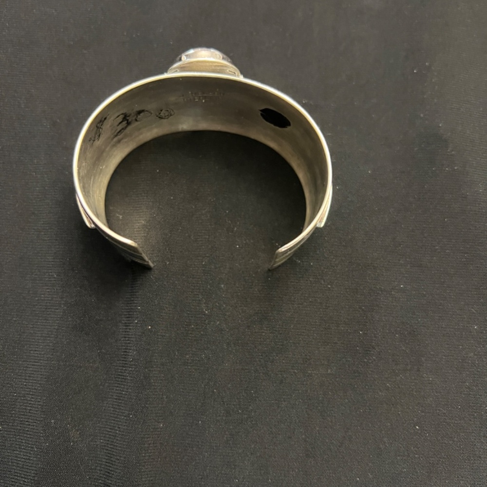 cuff bracelet - Picture 2 of 3